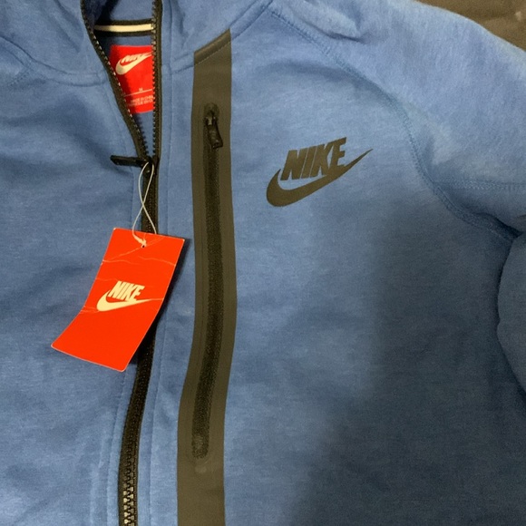 Nike hoodie size medium - Picture 3 of 8